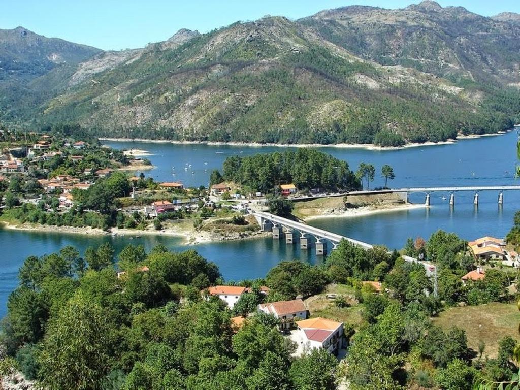 Turismo Homes River House Mill Geres ポーヴォア・デ・ラニョゾ エクステリア 写真