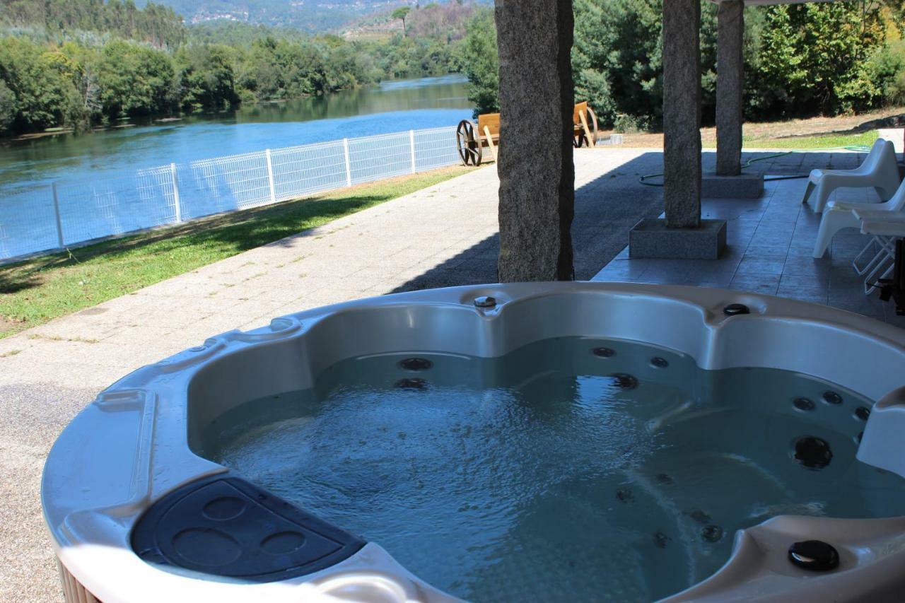 Turismo Homes River House Mill Geres ポーヴォア・デ・ラニョゾ エクステリア 写真